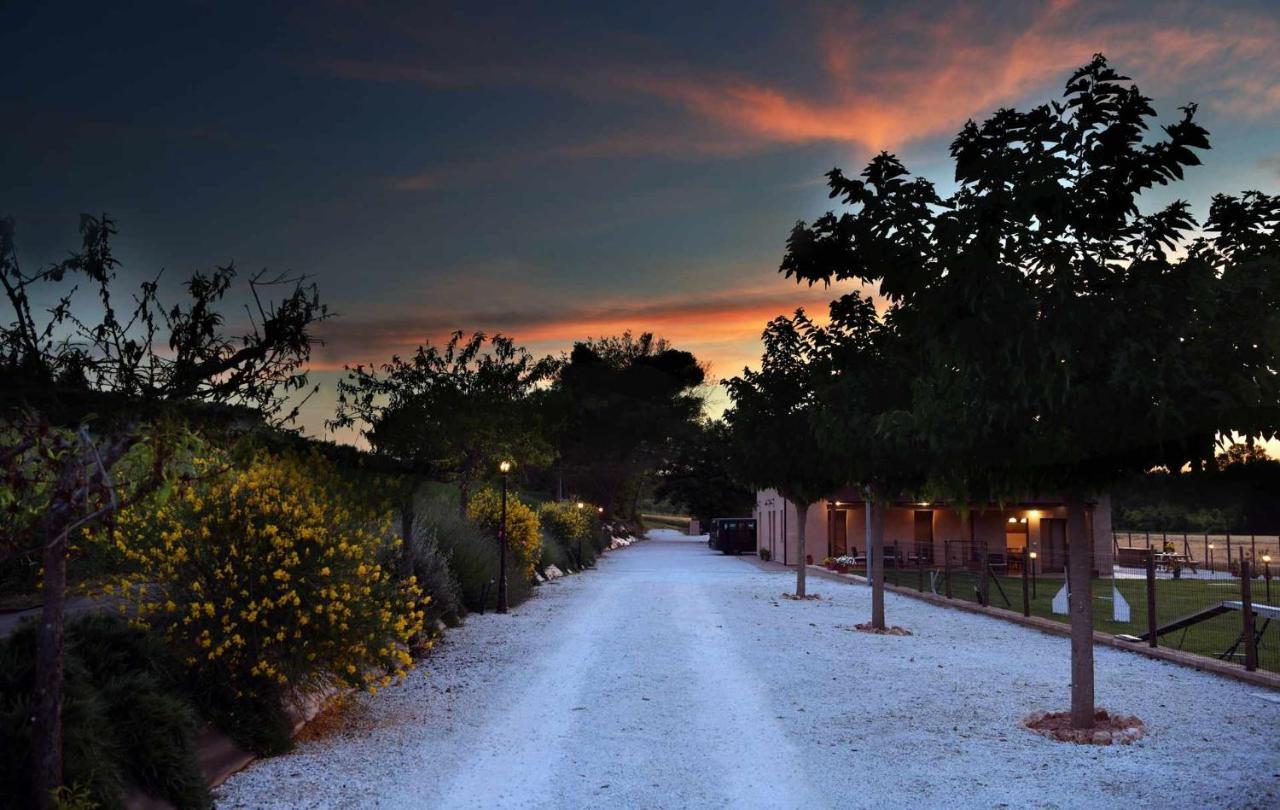 Casa Montefiore 13 Iris Lt Nella Tranquilla Campagna Marchigiana Анкона Экстерьер фото